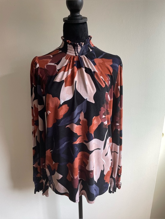 RW&CO. Tops - RW&CO Floral Mock Neck Blouse Size Large Smocked Long Sleeve Stretch Top